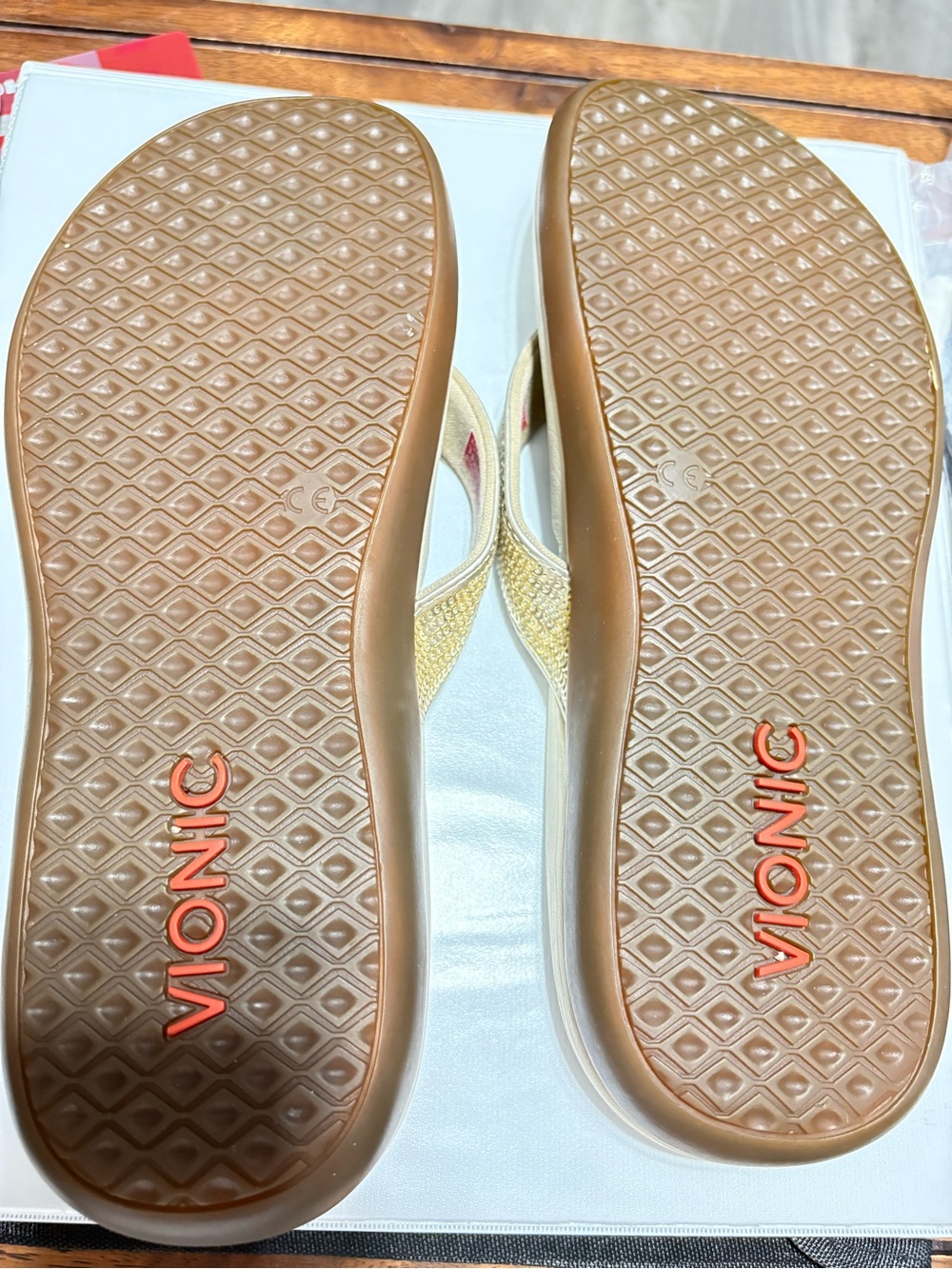 New Vionic Women's Tide Gold Sequined Orthotic Thong Sandals - Size 8 - Picture 13 of 16
